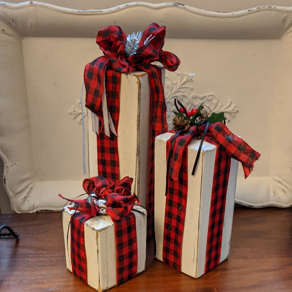 Christmas Decor Decorative Gift Boxes Buffalo Plaid Ribbon Wrapped Wood Presents